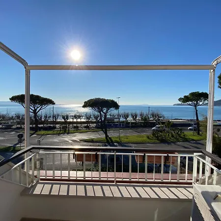 Il Riflesso Del Mare - Belvedere Su Gaeta Con Parcheggio Privato Apartment *